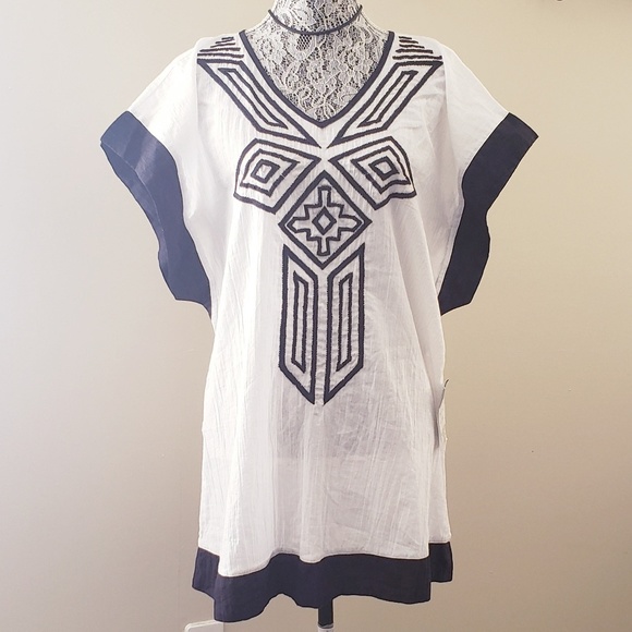 Beach Coverup White and Black Summery Tunic - Picture 3 of 3